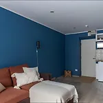 Cozy Apartment Near The Sea